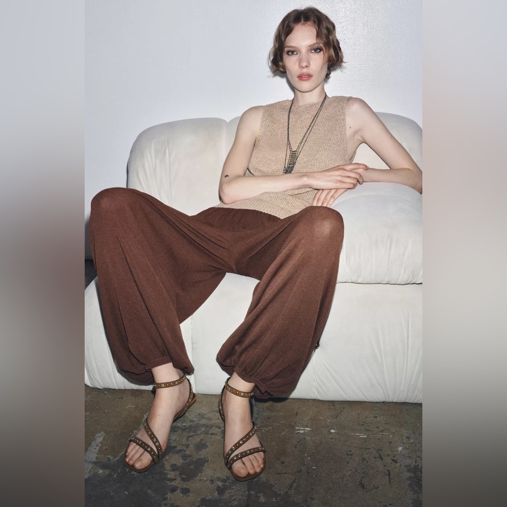 Zara SPLIT LEATHER STUDDED KITTEN SANDAL